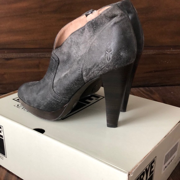 NEW Frye gray leather bootie - Picture 3 of 3